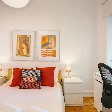 Family Tailor Made Flat In Areeiro * Lisboa