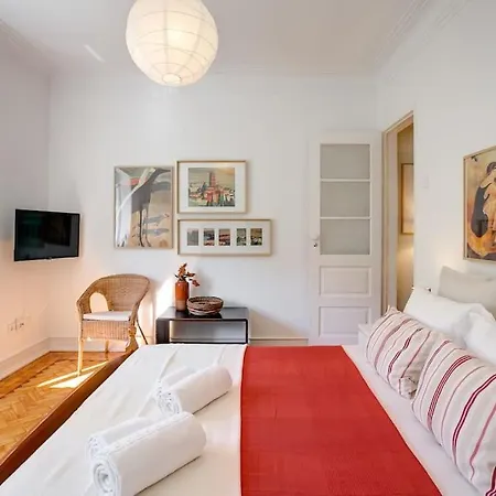 Family Tailor Made Flat In Areeiro * Lisbon