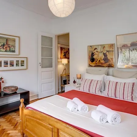 Family Tailor Made Flat In Areeiro * Lisbon