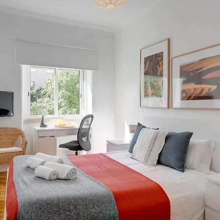 Family Tailor Made Flat In Areeiro Apartment *