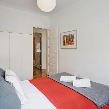 Family Tailor Made Flat In Areeiro Appartement Lissabon
