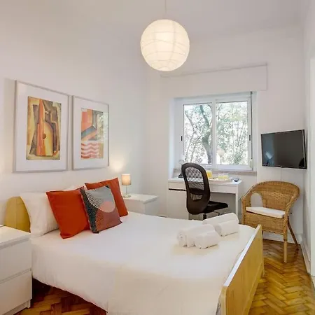 Family Tailor Made Flat In Areeiro Lisbon